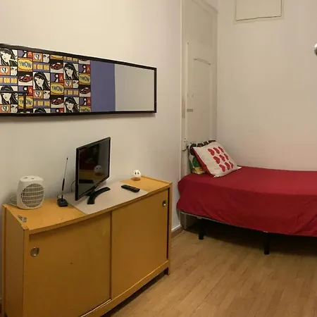 Angel House - Bunk Bed Room Гостьовий будинок Лісабон