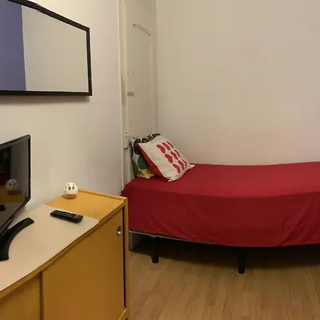בית הארחה Angel House - Bunk Bed Room